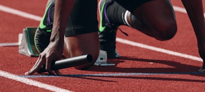 极限山地自行车速降比赛精彩瞬间